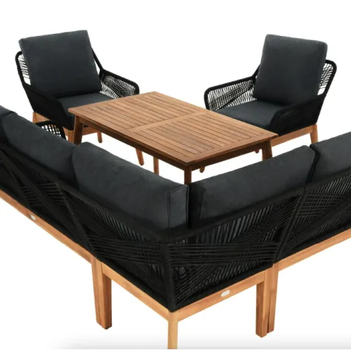 Просторий стіл - центр вашої локації на відкритому повітрі Просторий стіл - центр вашої локації на відкритому повітрі