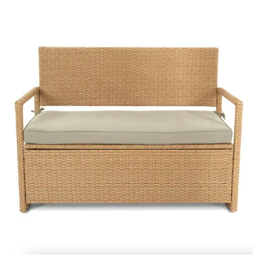 Зручна м'яка подушка - сидіти приємно завжди