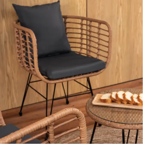 Практический стол со столешницей из закаленного стекла Практический стол со столешницей из закаленного стекла