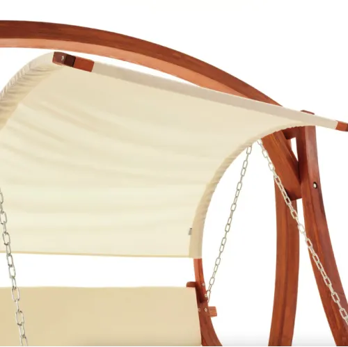 Зручне сидіння та вбудований капюшон