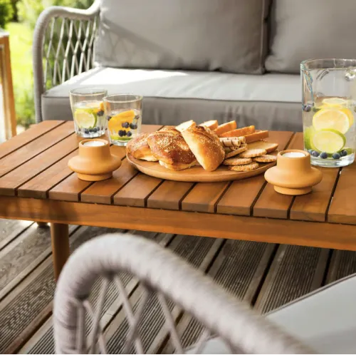 Дерев'яний журнальний столик Дерев'яний журнальний столик