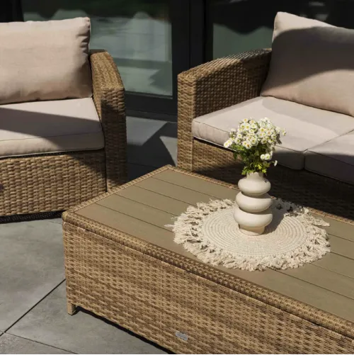 Журнальный столик со столешницей из полливуда