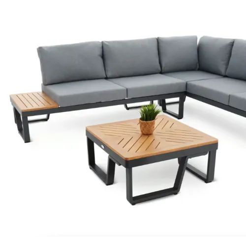 Вишуканий журнальний столик