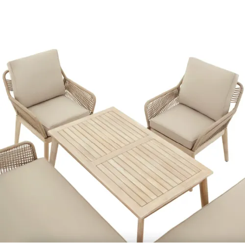 Просторный стол - центр вашей локации на открытом воздухе